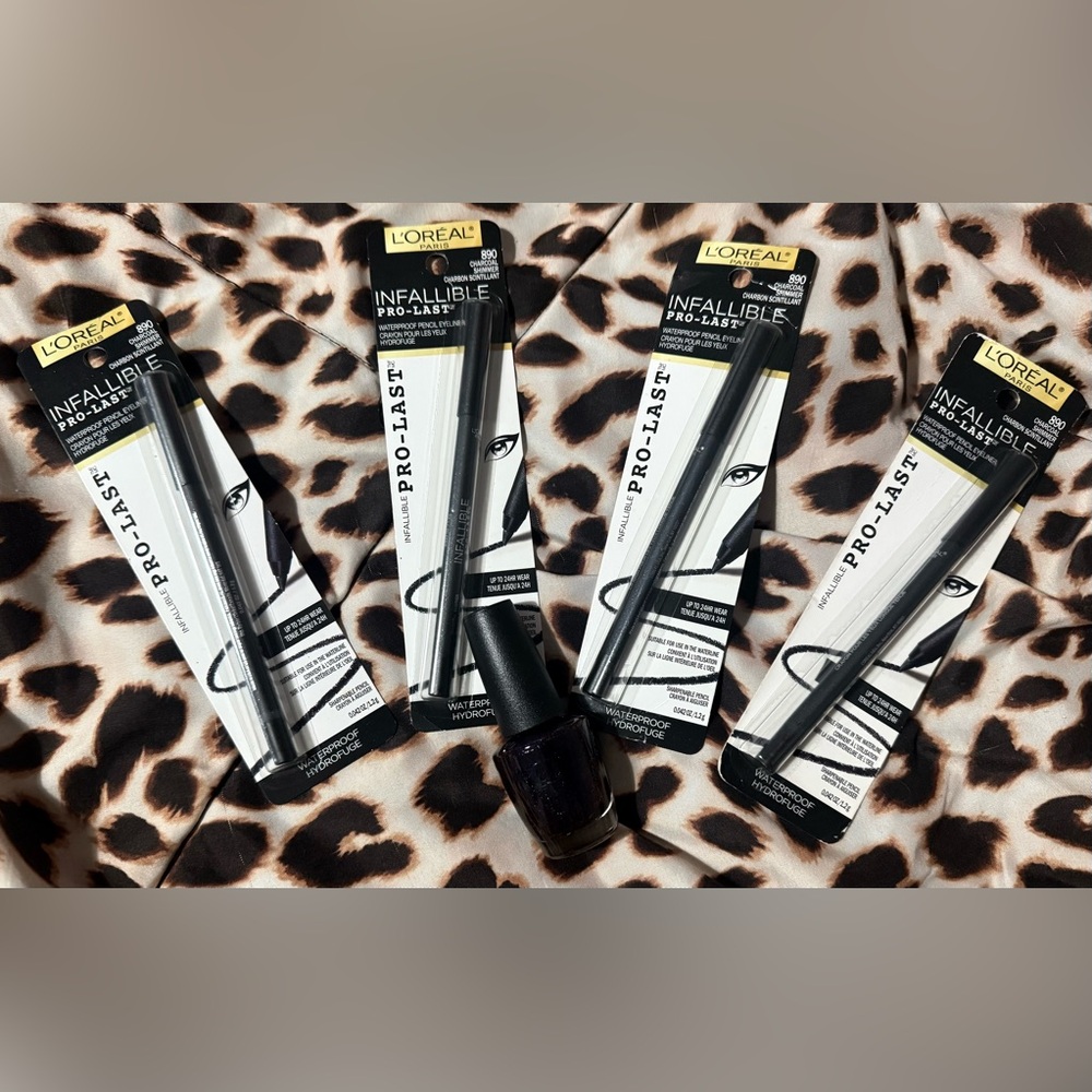 ✨L’Oréal Charcoal Shimmer Waterproof Eyeliner Bundle✨